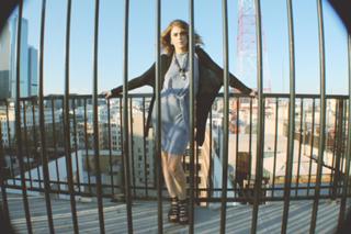 Lindsey Shaw feet photo thumbnail