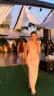 Lindsey Shaw feet photo thumbnail