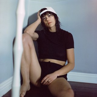 Lindsey Shaw feet photo thumbnail