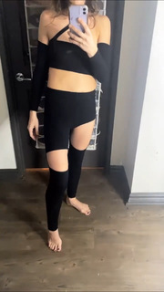 Lindsey Shaw feet photo thumbnail