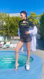 Lindsey Shaw feet photo thumbnail