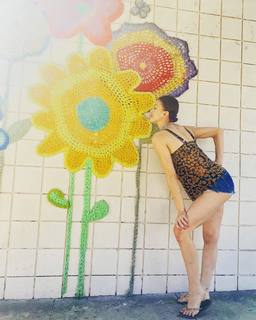 Lindsey Shaw feet photo thumbnail