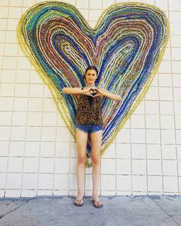 Lindsey Shaw feet photo thumbnail