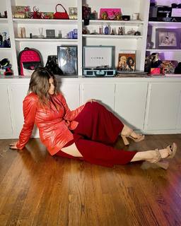 Lindsey Shaw feet photo thumbnail