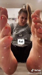 Lindsey Shaw feet photo thumbnail