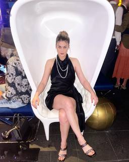 Lindsey Shaw feet photo thumbnail