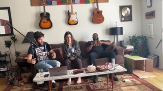 Lindsey Shaw feet photo thumbnail