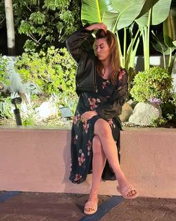 Lindsey Shaw feet photo thumbnail