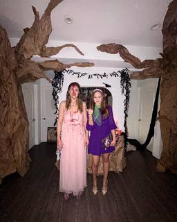Lindsey Shaw feet photo thumbnail