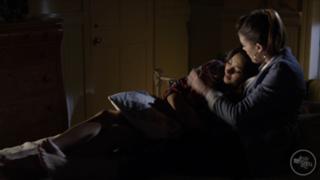 Lindsey Shaw feet photo thumbnail