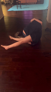 Lindsey Shaw feet photo thumbnail