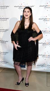 Lindsey Shaw feet photo thumbnail