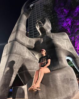 Lindsey Shaw feet photo thumbnail