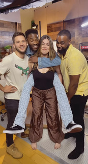 Lindsey Shaw feet photo thumbnail