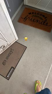 Lindsey Shaw feet photo thumbnail