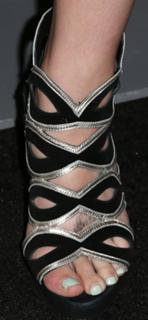 Lindsey Shaw feet photo thumbnail