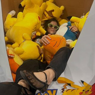 Lindsey Shaw feet photo thumbnail