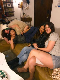 Lindsey Shaw feet photo thumbnail