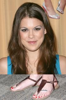 Lindsey Shaw feet photo thumbnail