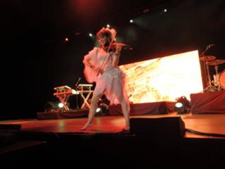Lindsey Stirling feet photo thumbnail