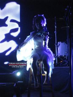 Lindsey Stirling feet photo thumbnail