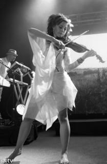 Lindsey Stirling feet photo thumbnail