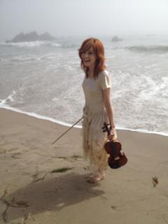 Lindsey Stirling feet photo thumbnail