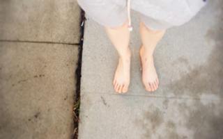 Lindsey Stirling feet photo thumbnail