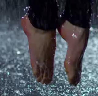 Lindsey Stirling feet photo thumbnail