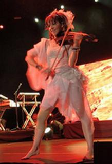 Lindsey Stirling feet photo thumbnail