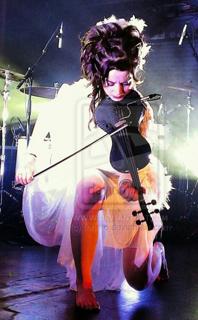 Lindsey Stirling feet photo thumbnail