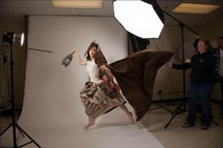 Lindsey Stirling feet photo thumbnail