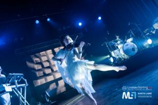 Lindsey Stirling feet photo thumbnail