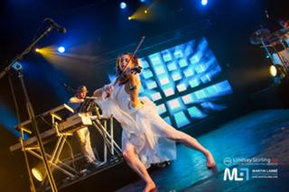 Lindsey Stirling feet photo thumbnail