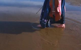Lindsey Stirling feet photo thumbnail