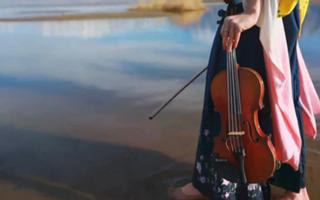 Lindsey Stirling feet photo thumbnail