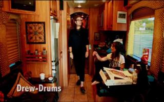 Lindsey Stirling feet photo thumbnail