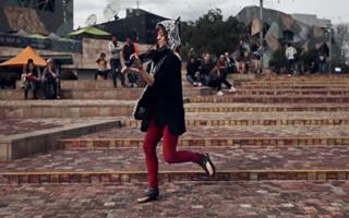 Lindsey Stirling feet photo thumbnail