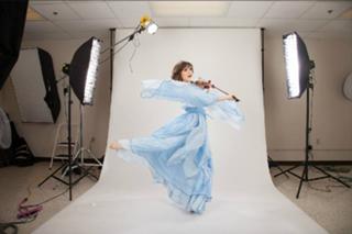 Lindsey Stirling feet photo thumbnail