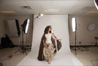 Lindsey Stirling feet photo thumbnail