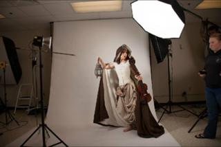Lindsey Stirling feet photo thumbnail