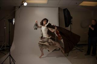 Lindsey Stirling feet photo thumbnail