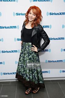 Lindsey Stirling feet photo thumbnail