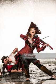 Lindsey Stirling feet photo thumbnail