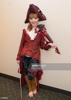 Lindsey Stirling feet photo thumbnail