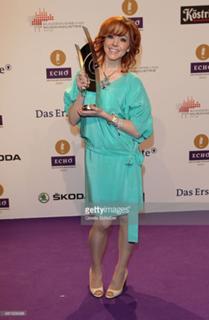 Lindsey Stirling feet photo thumbnail
