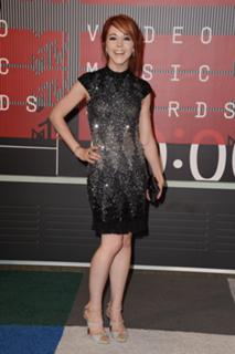 Lindsey Stirling feet photo thumbnail