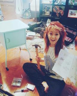 Lindsey Stirling feet photo thumbnail