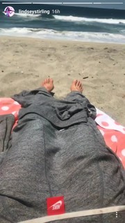 Lindsey Stirling feet photo thumbnail