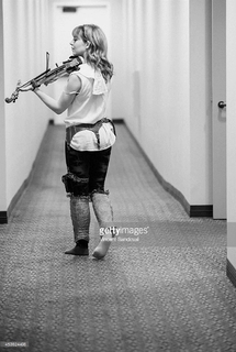 Lindsey Stirling feet photo thumbnail